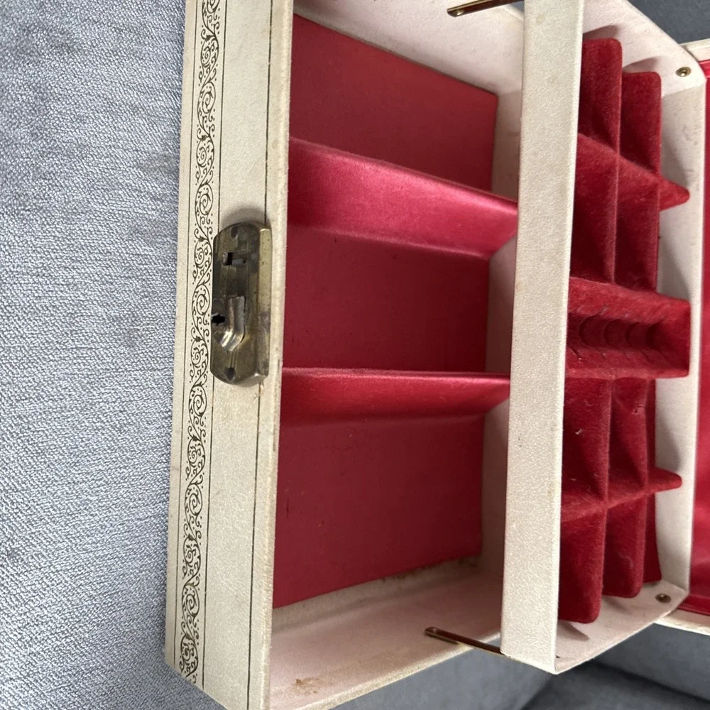 Vintage Mid-Century Cream Jewelry Box red Interior 1950s Treasure
